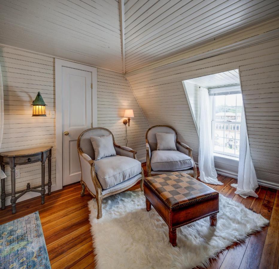 Fairytale Loft Suite 1 Bed, 1 Bath Luxury Apartment In Downtown Belmont Σάρλοτσβιλ Εξωτερικό φωτογραφία